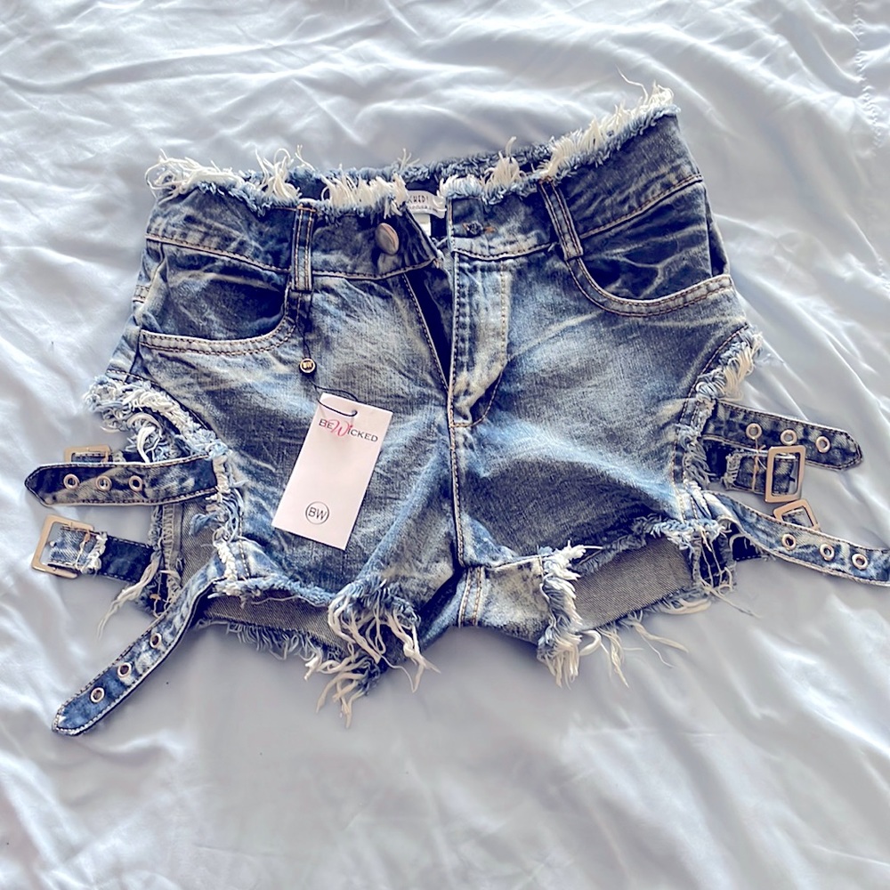 Cute denim booty shorts size S. By be Wicked.
